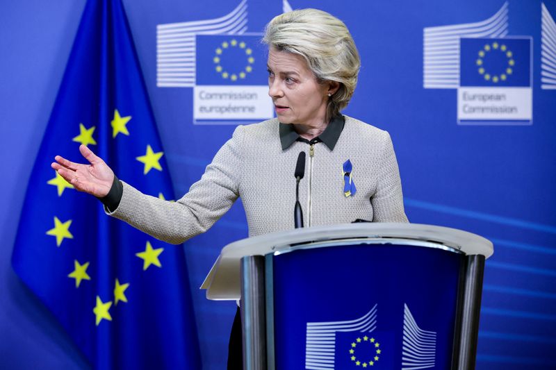 &copy; Reuters. La presidente della Commissione europea Ursula von der Leyen presso la sede della Commissione europea a Bruxelles, Belgio, 7 marzo 2022 Kenzo Tribouillard/Pool via REUTERS