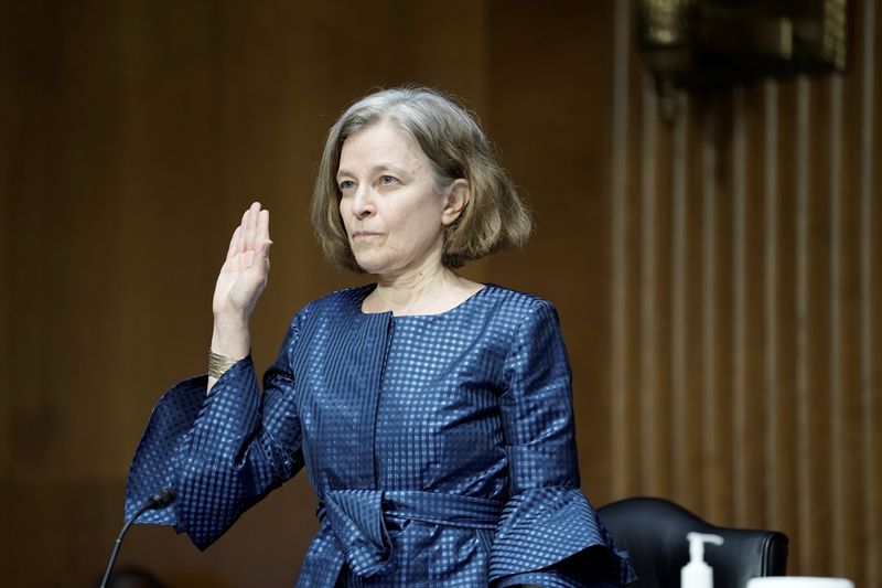 &copy; Reuters. FILE PHOTO: Sarah Bloom Raskin, nominated to be vice chairman for supervision and a member of the Federal Reserve Board of Governors, is sworn in before a Senate Banking, Housing and Urban Affairs Committee confirmation hearing on Capitol Hill in Washingt