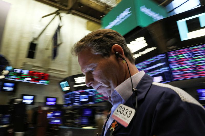 &copy; Reuters. Operador trabalha no salão da Bolsa de Valores de Nova York, EUA
14/03/2022
REUTERS/Brendan McDermid