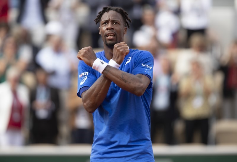 © Reuters. Tenista francês Gael Monfils comemora vitória sobre o também francês Adrian Mannarino em Roland Garros
30/05/2019 
Susan Mullane-USA TODAY Sports