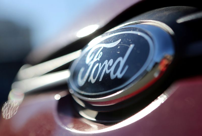 © Reuters. The Ford logo is seen on a car in a park lot in Sao Paulo, Brazil June 2, 2017.  REUTERS/Paulo Whitaker/Files