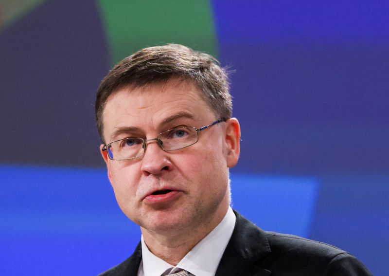 &copy; Reuters. FILE PHOTO: European Commission Vice-President Valdis Dombrovskis speaks during a news conference on the European Commission fiscal guidance for 2023, in Brussels, Belgium March 2, 2022. REUTERS/Yves Herman