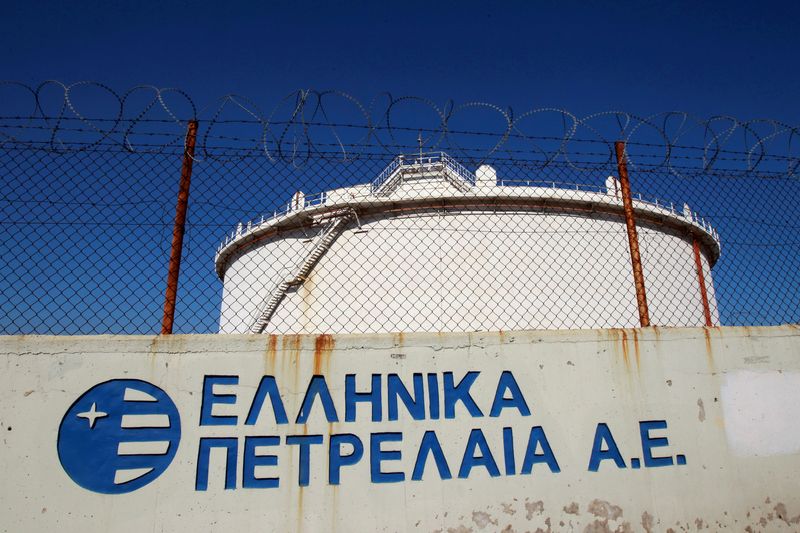 &copy; Reuters. FILE PHOTO: A view of the Hellenic Petroleum refineries is seen at Aspropyrgos town, west of Athens, February 24, 2012.  The sign reads, "Hellenic Petroleum S.A." REUTERS/John Kolesidis