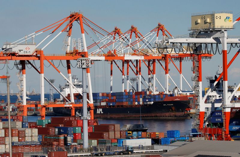 &copy; Reuters. Containers are seen at an industrial port in Yokohama, Japan, January 16, 2017.    REUTERS/Kim Kyung-Hoon