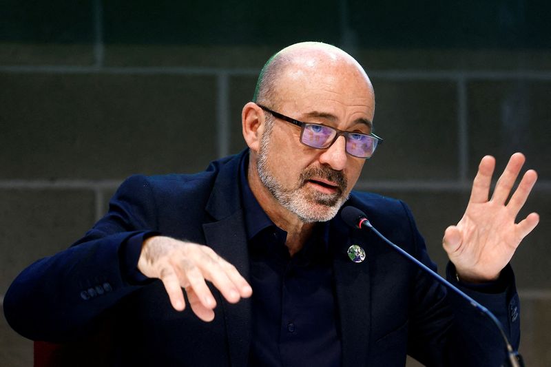 &copy; Reuters. FILE PHOTO: Italy's Minister for Ecological Transition Roberto Cingolani holds a news conference at the end of the pre-COP26 climate meeting in Milan, Italy, October 2, 2021. REUTERS/Guglielmo Mangiapane