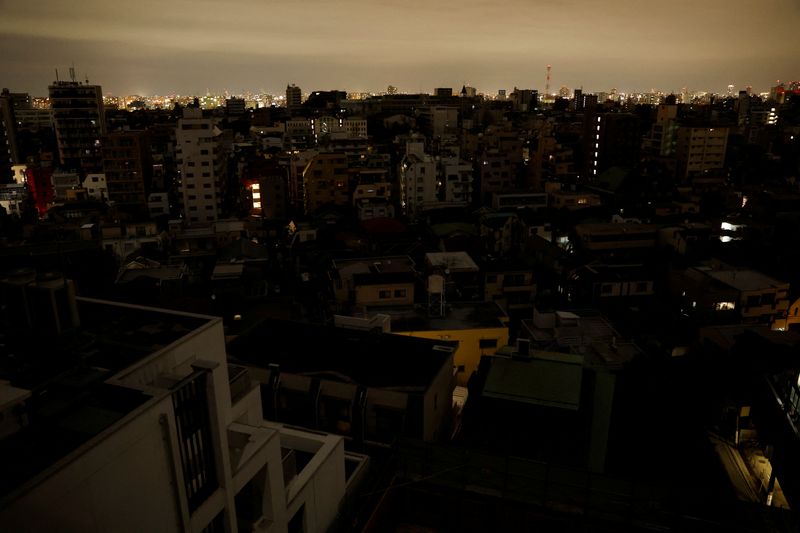 Giappone, terremoto scuote costa nord-orientale, diffusi black-out a Tokyo