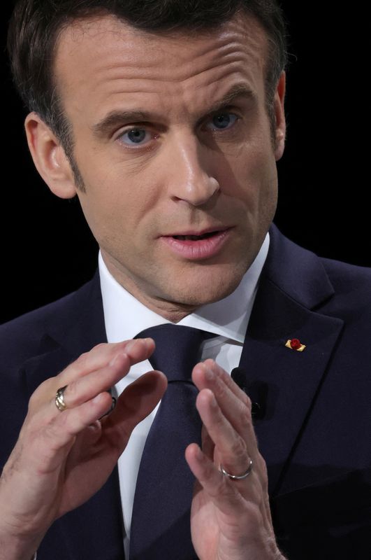 &copy; Reuters. ماكرون يتحدث في باريس يوم الخميس. تصوير: باسكال روزينول - رويترز. 