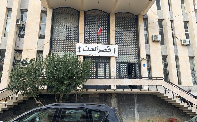 © Reuters. منظر عام لمبنى قصر العدل في بعبدا شرق بيروت في صورة التقطت يوم الخميس. تصوير: أحمد الكردي - رويترز.