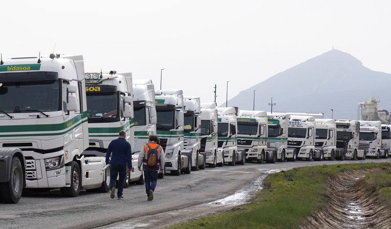 Truckers' strike in Spain disrupts food industry