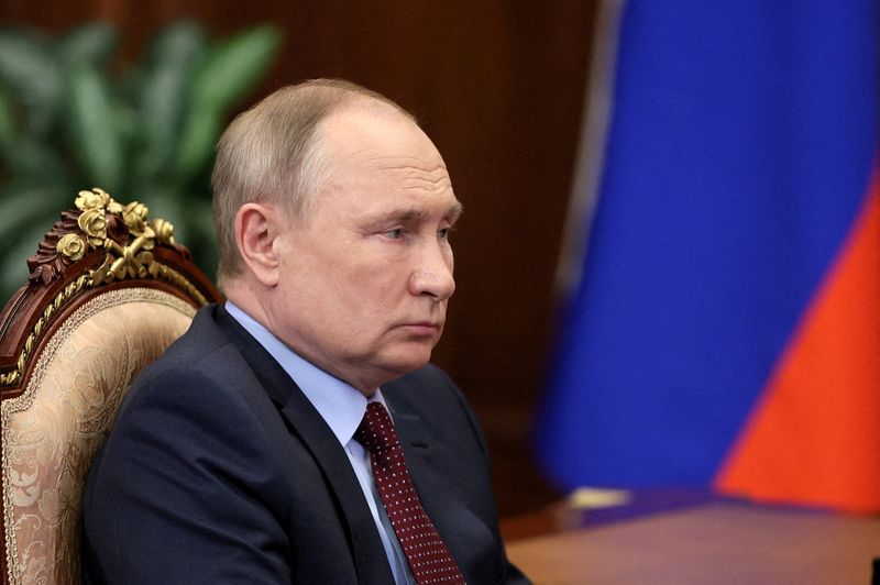&copy; Reuters. IMAGEN DE ARCHIVO. El presidente ruso, Vladimir Putin, durante una reunión en Moscú, Rusia. Marzo 2, 2022. Sputnik/Mikhail Klimentyev/Kremlin vía REUTERS