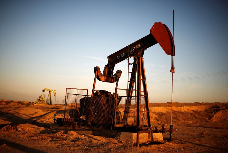 Oil gains as Russia-Ukraine talks stall