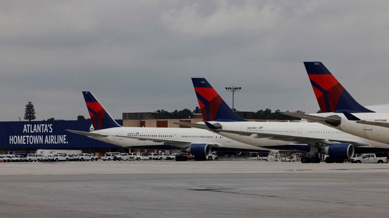 &copy; Reuters. FILE PHOTO: Delta Air Lines planes are parked at their gates at Hartsfield Jackson International Airport in Atlanta, Georgia, U.S., October 27, 2020.   REUTERS/Brian Snyder/File Photo