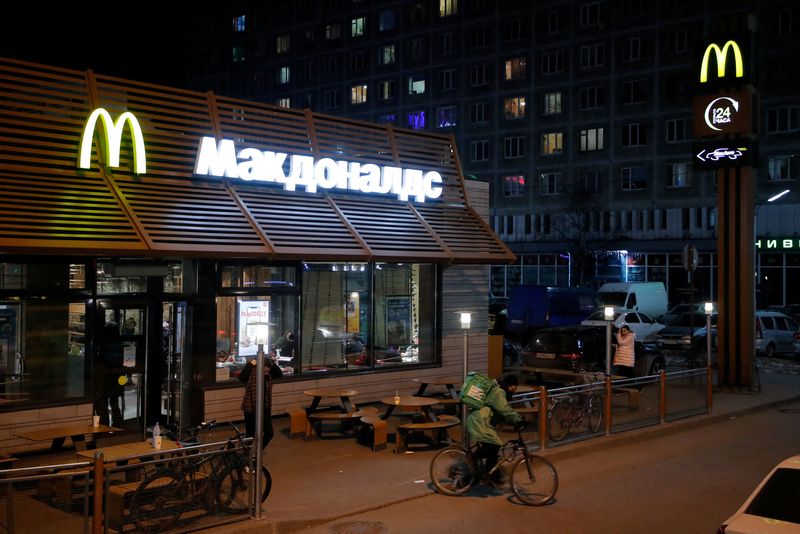 &copy; Reuters. FILE PHOTO: A view shows a McDonald's restaurant in Saint Petersburg, Russia March 8, 2022. REUTERS/Anton Vaganov/File Photo