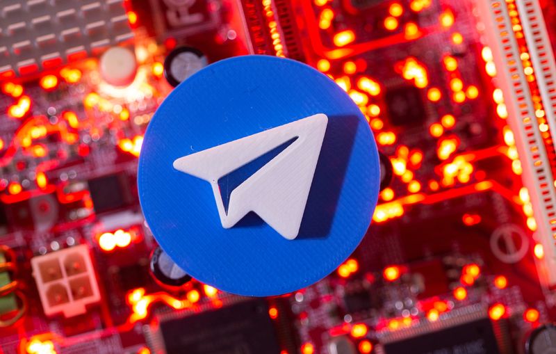 &copy; Reuters. A 3D printed Telegram logo is placed on a computer motherboard in this illustration taken January 21, 2021. REUTERS/Dado Ruvic/Illustration