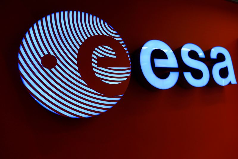 &copy; Reuters. Foto de archivo del logo de la Agencia Espacial Europea (ESA) . 
Sep 30, 2016.       REUTERS/Ralph Orlowski