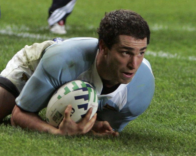&copy; Reuters. L'ancien international argentin de rugby Federico Aramburu a été abattu samedi à Paris par des inconnus, rapporte L'Équipe sur son site internet. /Photo d'archives/REUTERS/Juan Medina