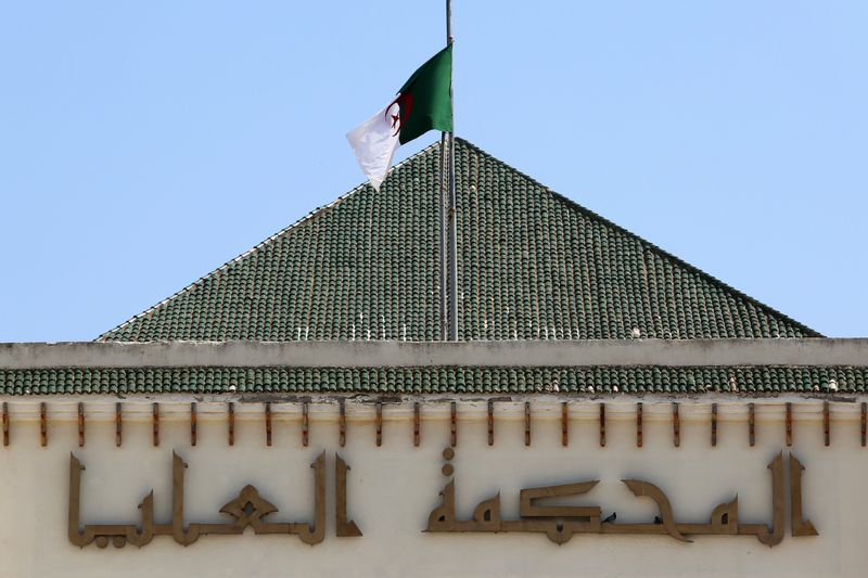 &copy; Reuters. L'Algérie a rappelé son ambassadeur en Espagne pour des consultations sur le changement de position de Madrid sur le Sahara occidental. /Photo d'archives/REUTERS/Ramzi Boudina