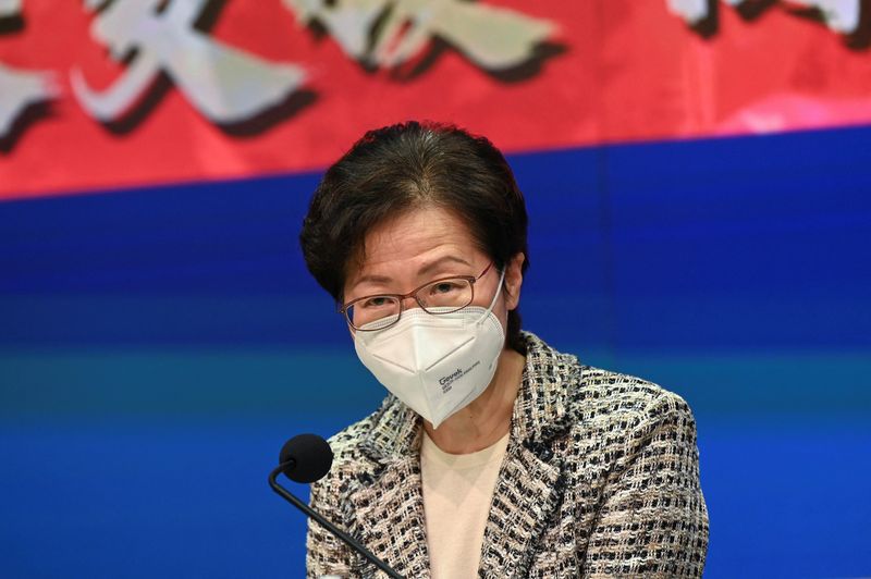 &copy; Reuters. FOTO DE ARQUIVO: Líder de Hong Kong, Carrie Lam, fala durante entrevista coletiva, em Hong Kong.
9 de março, 2022. Peter Parks/Pool via REUTERS