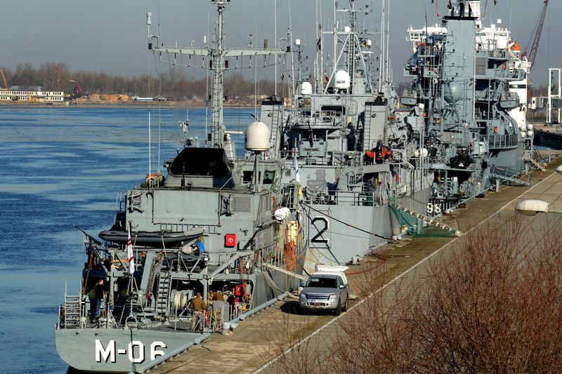 &copy; Reuters. NATO warships are moored, during Baltic MCM Squadex 22 exercise, in Riga port, Latvia March 16, 2022. Picture taken March 16, 2022. REUTERS/Ints Kalnins