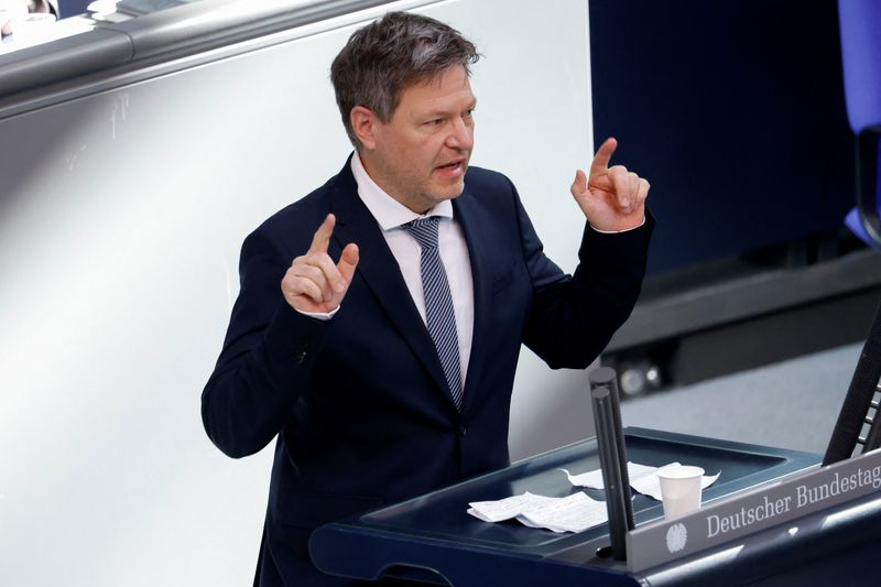 &copy; Reuters. FILE PHOTO: German Economy and Climate Minister Robert Habeck speaks during an extraordinary session, after Russia launched a massive military operation against Ukraine, at the lower house of parliament Bundestag in Berlin, Germany, February 27, 2022. REU
