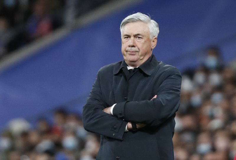 &copy; Reuters. Carlo Ancelotti durante partida do Real Madrid contra o Barcelona pelo Campeonato Espanhol
20/03/2022 REUTERS/Javier Barbancho