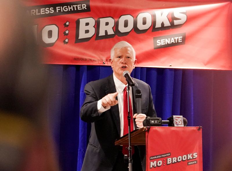 &copy; Reuters. FILE PHOTO: U.S. Rep. Mo Brooks (R-AL) makes an announcement in Huntsville, Alabama, U.S. March 22, 2021. REUTERS/Elijah Nouvelage/File Photo