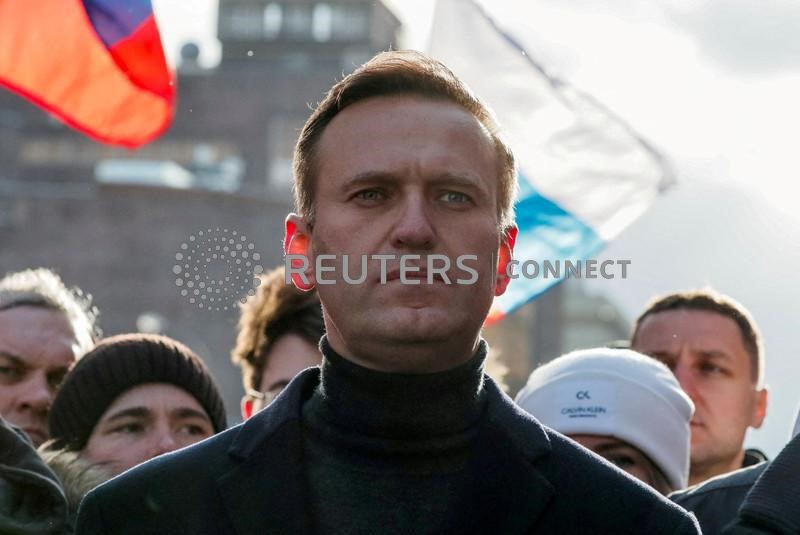 &copy; Reuters. FILE PHOTO: Kremlin critic Alexei Navalny takes part in a rally to mark the 5th anniversary of opposition politician Boris Nemtsov's murder and to protest against proposed amendments to the country's constitution, in Moscow, Russia February 29, 2020. REUT