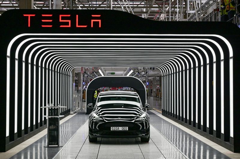 © Reuters. Tesla entrega primeiros veículos produzidos em nova fabrica alemã
22/03/2022
Patrick Pleul/Pool via REUTERS