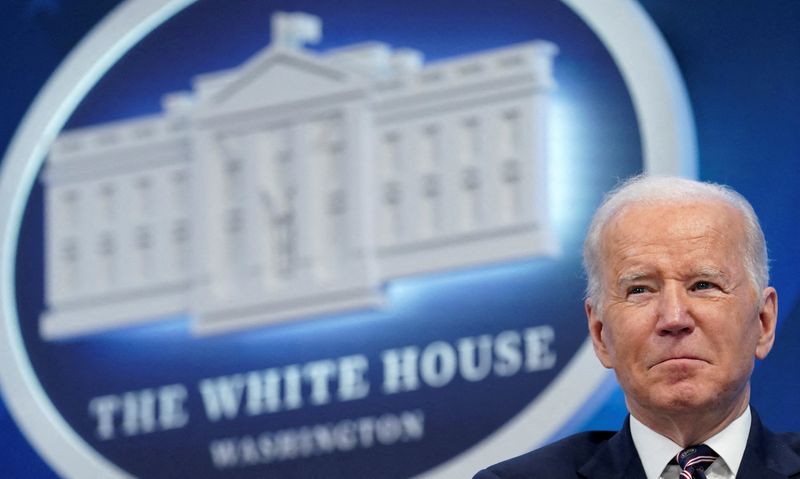 © Reuters. FILE PHOTO: U.S. President Joe Biden hosts a virtual roundtable on securing critical minerals at the White House in Washington, U.S., February 22, 2022. REUTERS/Kevin Lamarque/File Photo