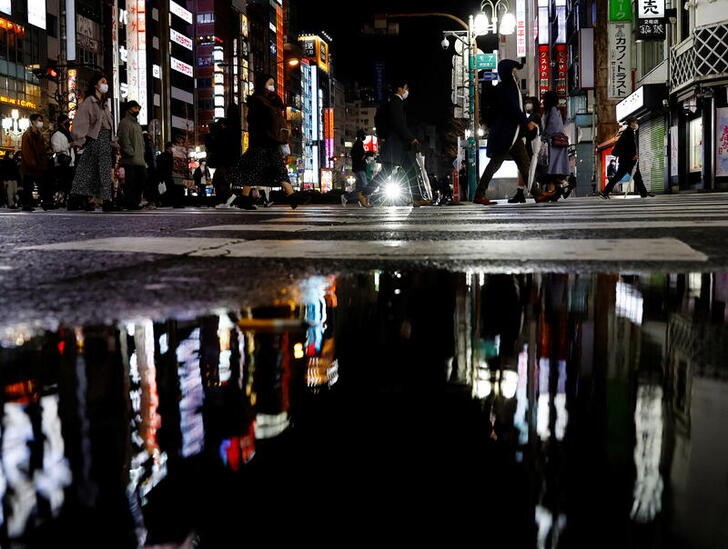 &copy; Reuters. 　経済産業省は、東京電力管内で発令していた「需給ひっ迫警報」を２３日も継続すると２２日発表した。写真は２２日に都内で撮影（２０２２年　ロイター／Kim Kyung-Hoon）