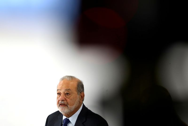 &copy; Reuters. Mexican billionaire Carlos Slim speaks during the presentation of the Spanish building and services group FCC strategy plan in Madrid, Spain, July 31, 2018. REUTERS/Susana Vera