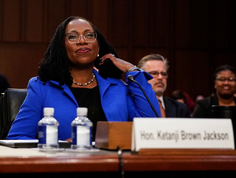 © Reuters. Judge Ketanji Brown Jackson takes her seat as she arrives prior to start of the third day of Senate Judiciary Committee confirmation hearings on Judge Jackson's nomination to the U.S. Supreme Court,  on Capitol Hill in Washington, U.S., March 23, 2022. REUTERS/Elizabeth Frantz