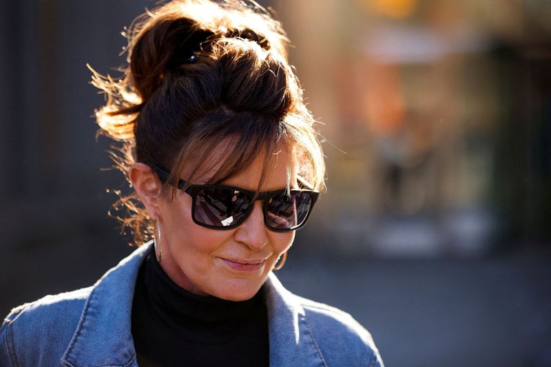 &copy; Reuters. FILE PHOTO: Sarah Palin, 2008 Republican vice presidential candidate and former Alaska governor, exits the court during her defamation lawsuit against the New York Times, at the United States Courthouse in the Manhattan borough of New York City, U.S., Feb