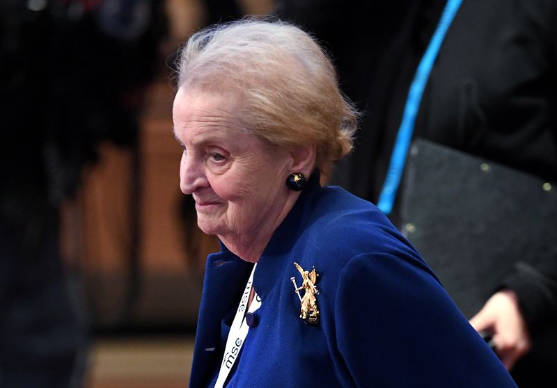 &copy; Reuters. FOTO DE ARCHIVO-La exsecretaria de Estado estadounidense Madeleine Albright asiste a la Conferencia de Seguridad de Múnich en Múnich, Alemania. 16 de febrero de 2019. REUTERS/Andreas Gebert 