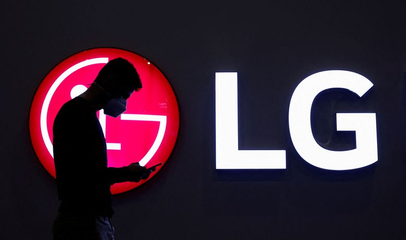 Tesla, Lucid supplier LGES plans to build $1.4 billion battery factory in Arizona