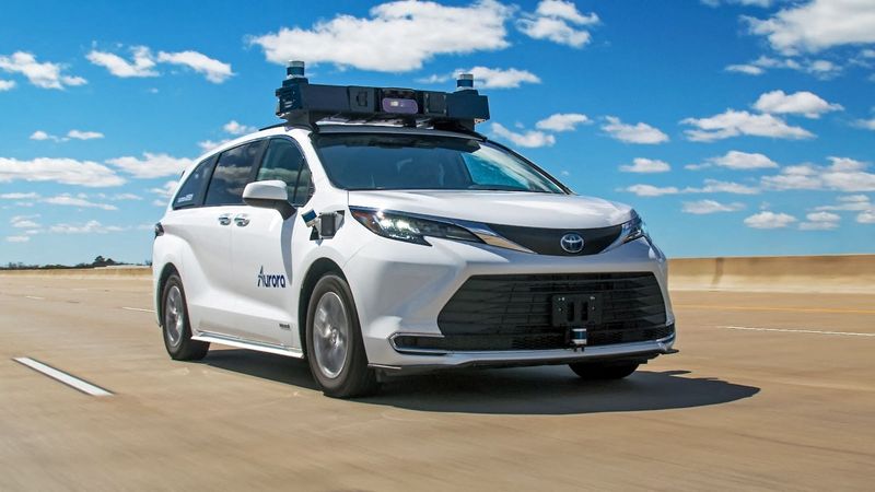 © Reuters. Toyota and Aurora start testing an autonomous ride-hailing fleet using Sienna minivans equipped with Aurora's self-driving system in Texas, U.S., in this handout picture released on March 23, 2022. Aurora/Handout via REUTERS  