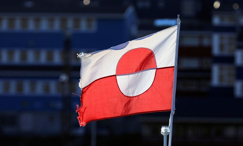 &copy; Reuters. FILE PHOTO: A Greenland’s national flag pictured in Nuuk, Greenland, September 9, 2021. REUTERS/Hannibal Hanschke