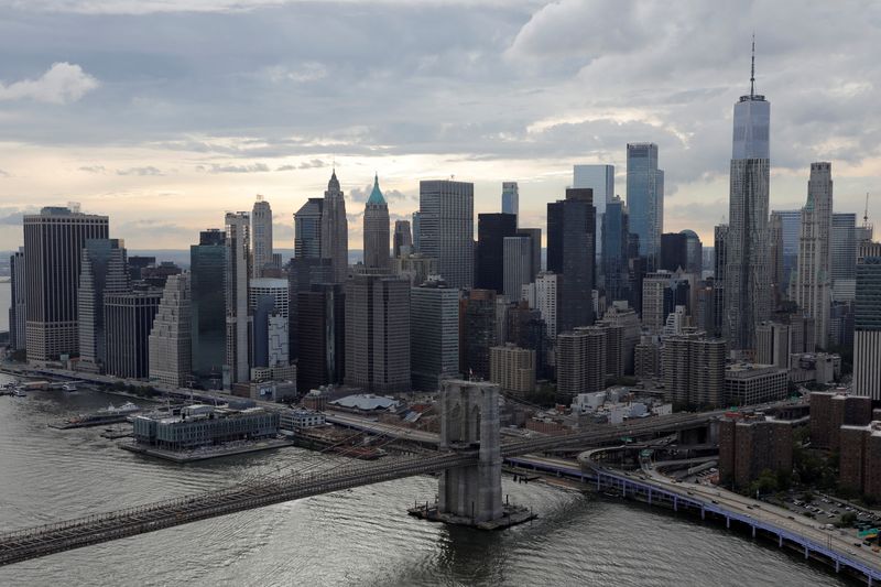 &copy; Reuters. FILE PHOTO: Downtown Manhattan's skyline is seen in New York City, U.S., August 21, 2021. REUTERS/Andrew Kelly