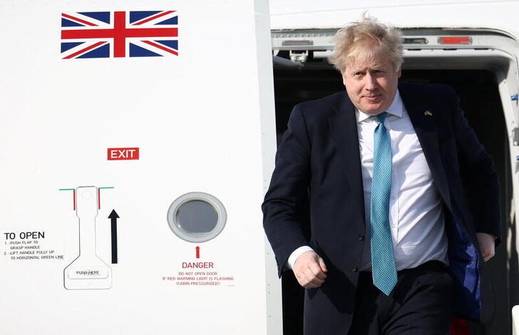 &copy; Reuters. El primer ministro británico, Boris Johnson, llega en avión a Bruselas, Bélgica. 24 marzo 2022. REUTERS/Henry Nicholls