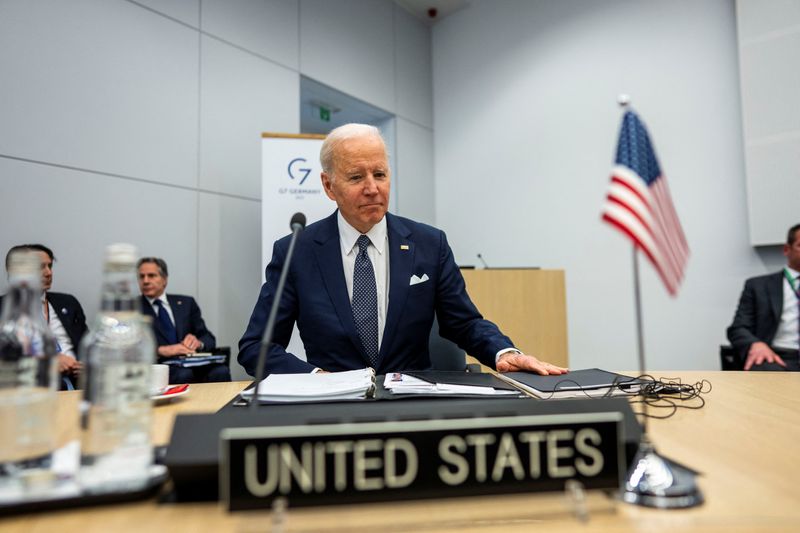&copy; Reuters. U.S. President Joe Biden takes his seat to begin the meeting of G7 Leaders at NATO Headquarters in Brussels, Belgium, March 24, 2022. Doug Mills/Pool via REUTERS
