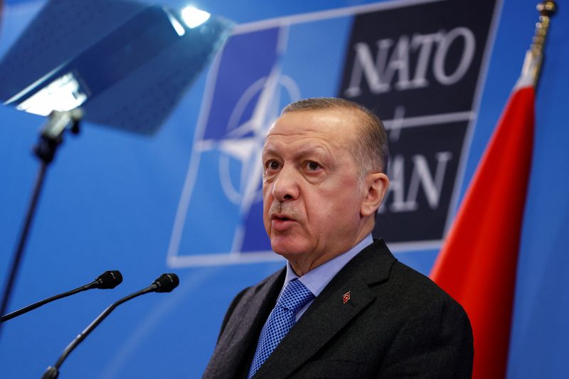 &copy; Reuters. Turkish President Tayyip Erdogan speaks during a news conference following a NATO summit, in Brussels, Belgium, March 24, 2022. REUTERS/Gonzalo Fuentes