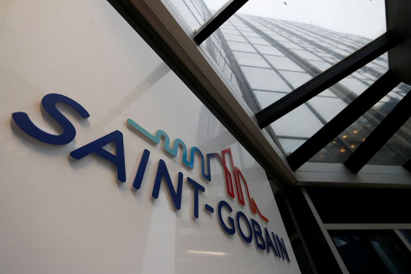 &copy; Reuters. FILE PHOTO: The logo of Saint-Gobain is seen on the company headquarters building at the La Defense business district in Courbevoie, outside Paris, France, February 19, 2018. REUTERS/Gonzalo Fuentes