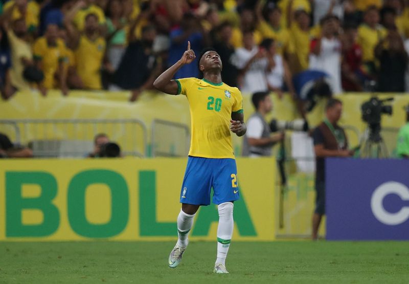 &copy; Reuters. Vinícius Jr. comemora gol marcado pelo Brasil contra o Chile no Maracanã
24/03/2022 REUTERS/Ricardo Moraes