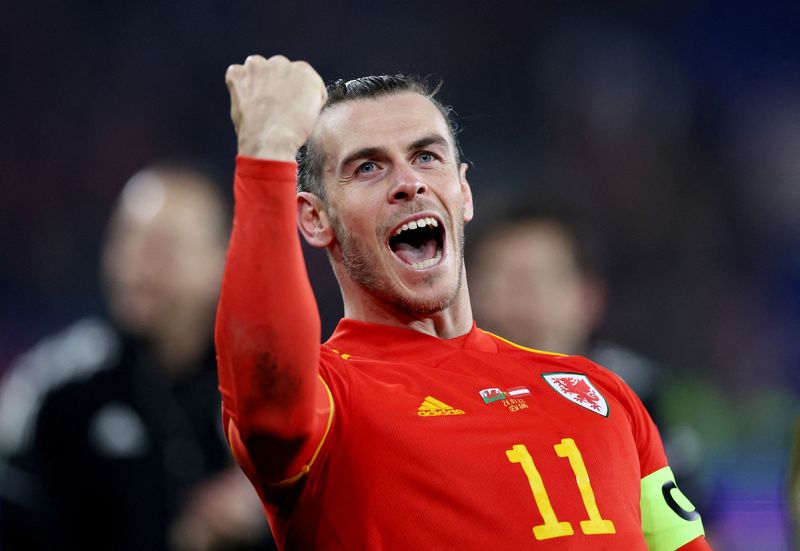 &copy; Reuters. FOTO DE ARCHIVO: Fútbol - Copa del Mundo - Eliminatorias de repesca de la UEFA - Semifinal de la eliminatoria - Gales contra Austria - Estadio de la ciudad de Cardiff, Cardiff, Gales, Reino Unido - 24 de marzo de 2022 Gareth Bale, de Gales, después del 