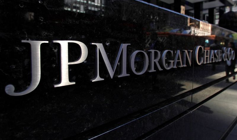 &copy; Reuters. FILE PHOTO: A sign outside the headquarters of JP Morgan Chase & Co in New York, September 19, 2013. REUTERS/Mike Segar