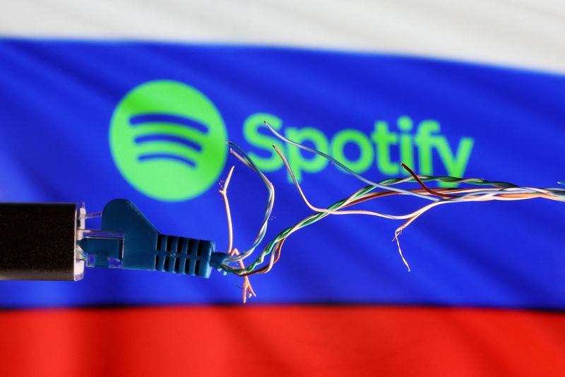 &copy; Reuters. FILE PHOTO: Broken Ethernet cable is seen in front of Russian flag and Spotify logo in this illustration taken March 11, 2022. REUTERS/Dado Ruvic