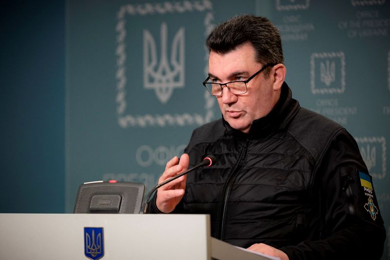 &copy; Reuters. أوليكسي دانيلوف أكبر مسؤول أمني في أوكرانيا يلقي كلمة لوسائل الإعلام في كييف يوم 23 فبراير شباط 2022. 
(صورة لرويترز من المكتب الصحفي للرئاسة ال