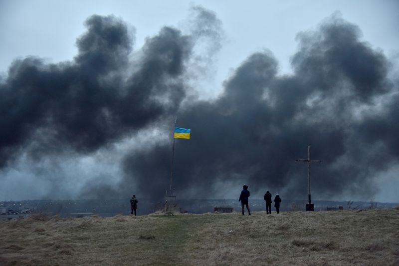 Mísseis atingem Lviv, na Ucrânia, enquanto Biden diz que Putin 'não pode permanecer no poder'
