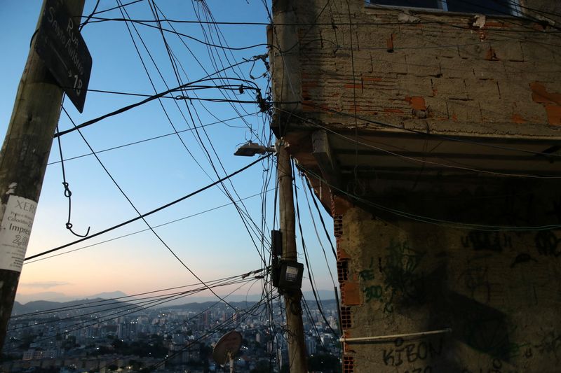 &copy; Reuters. Cables are pictured in a suburb of Rio de Janeiro, Brazil March 10, 2022.  REUTERS/Ricardo Moraes