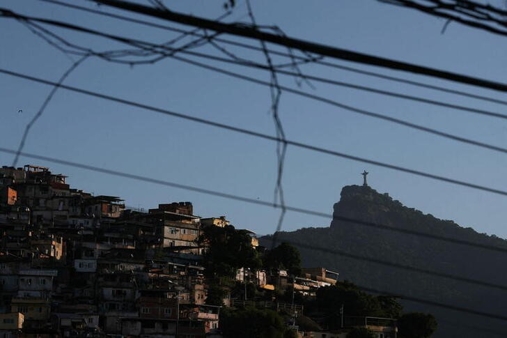 &copy; Reuters. Imagen de archivo de cables en un suburbio de Río de Janeiro, Brasil. 10 marzo 2022. REUTERS/Ricardo Moraes